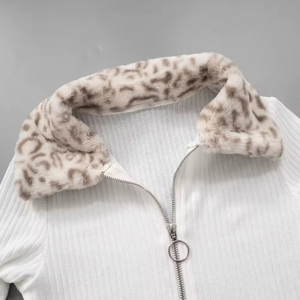 Beyaz Leopar Detaylı Fermuarlı Hırka